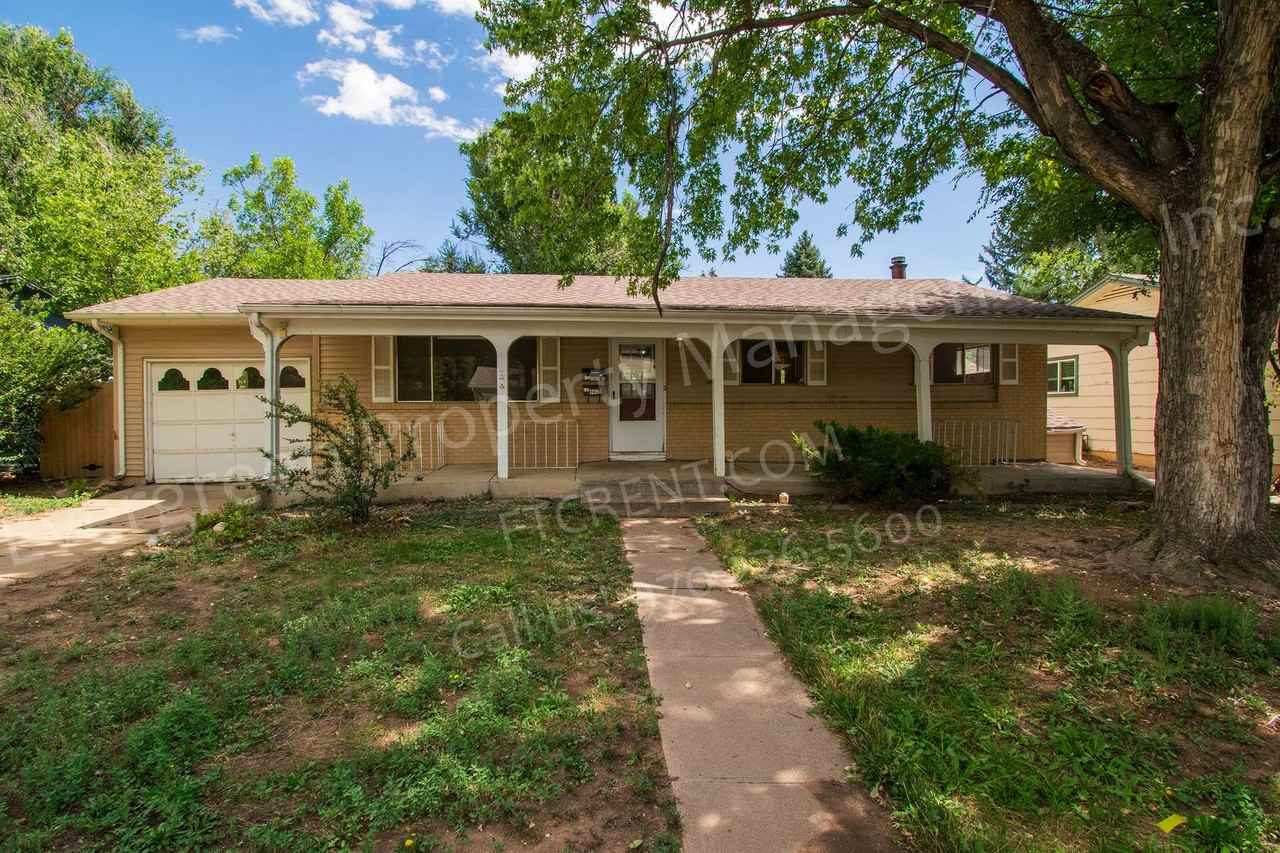 1228 Southridge Dr - Photo 2 of 50