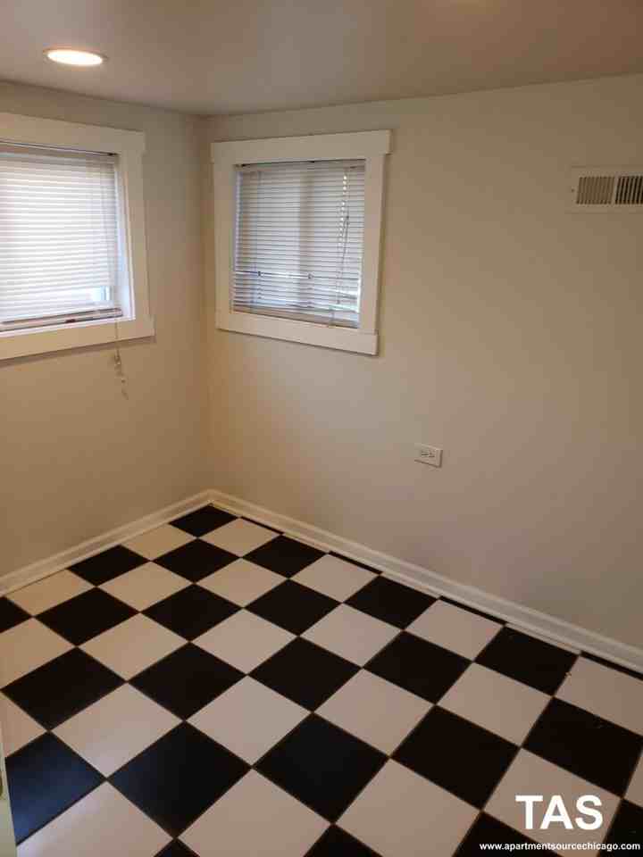 2230 N Lockwood Ave #GDN - Photo 2 of 9