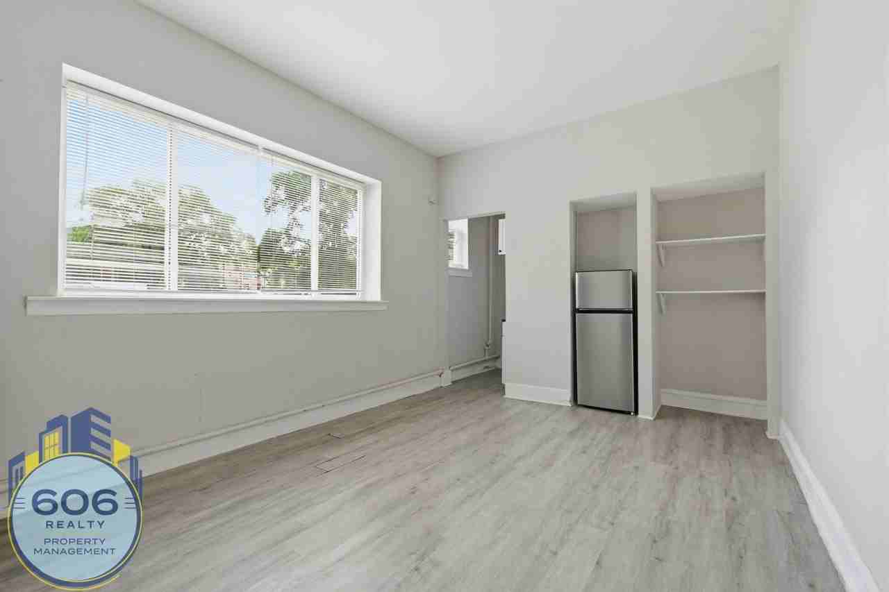 6912 N Ashland Blvd #401 - Photo 4 of 12
