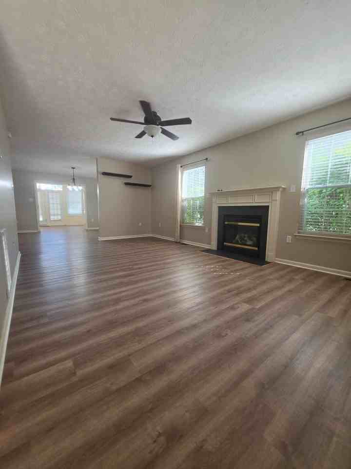 2066 Honeysuckle Ln - Photo 4 of 17