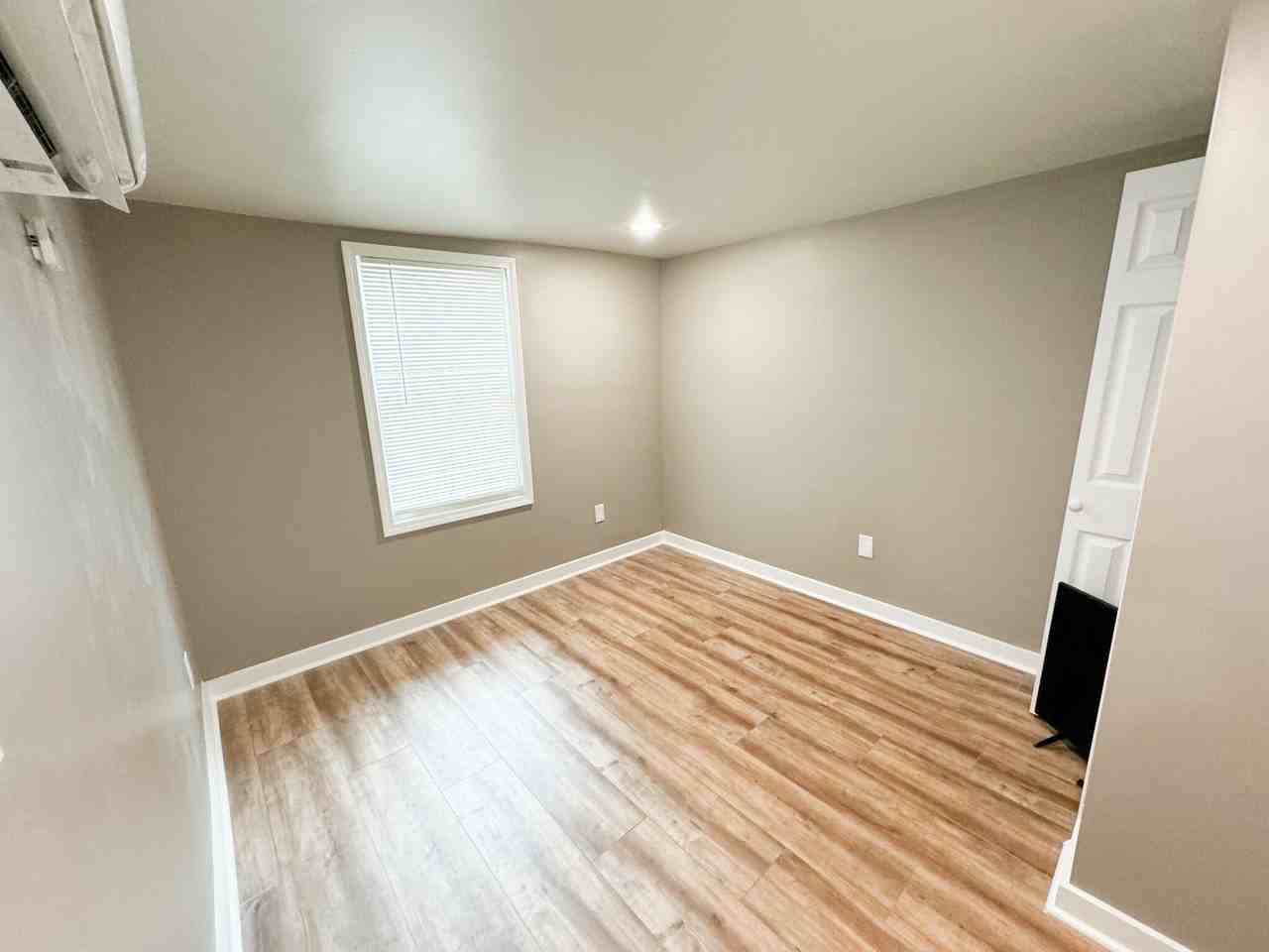 3310 Ottawa Ave - Photo 7 of 14