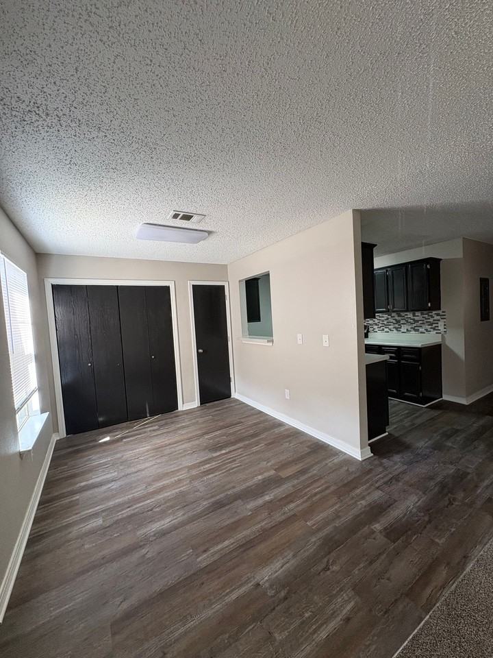 Addison Place Apartments - Photo 3 of 33