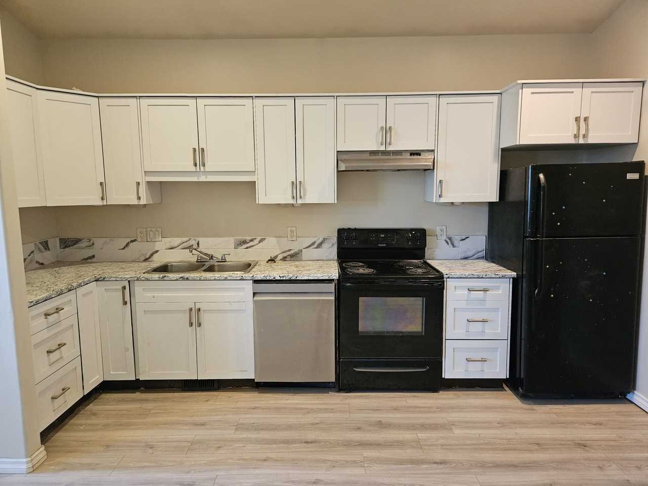 373 Halifax St - Photo 5 of 14