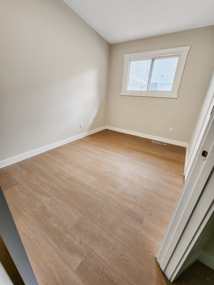 6335 4 Street NorthwestUpper Unit - Photo 7 of 11
