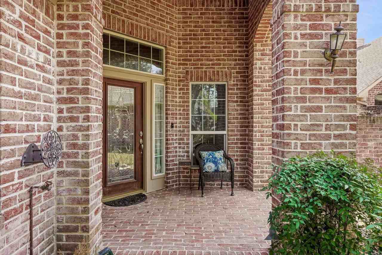 23915 Hamptonshire Ln - Photo 2 of 37