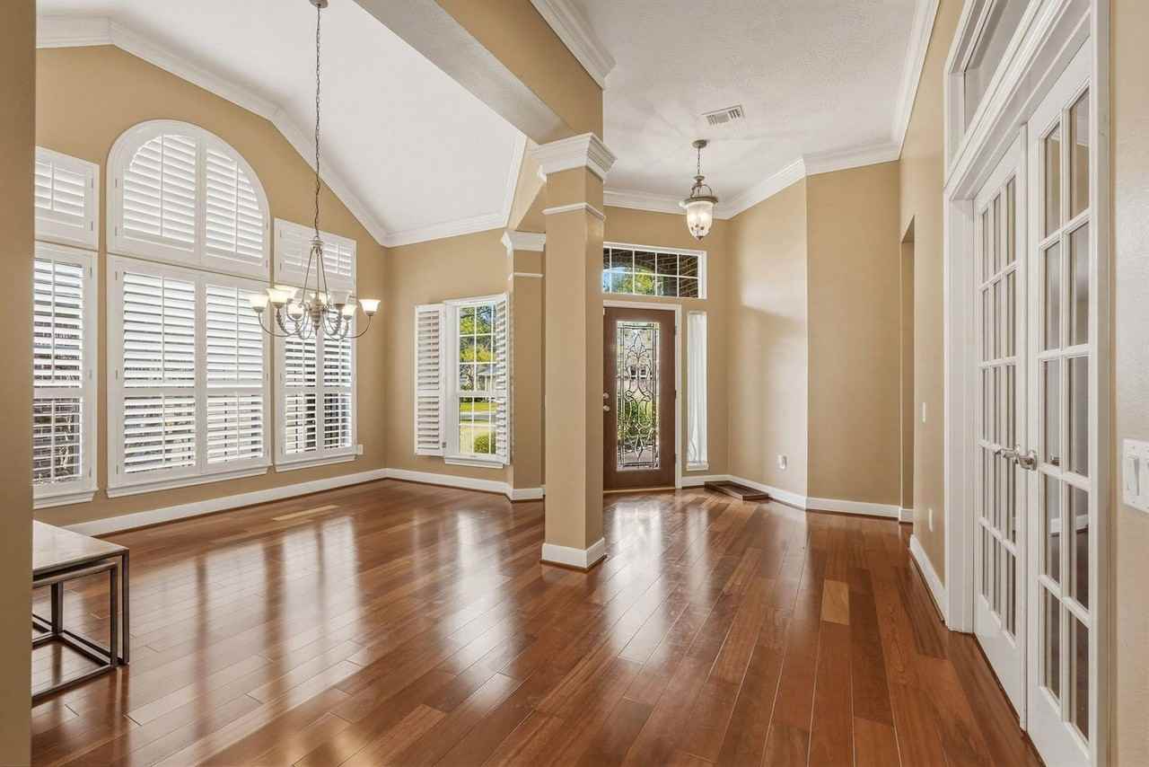 23915 Hamptonshire Ln - Photo 3 of 37