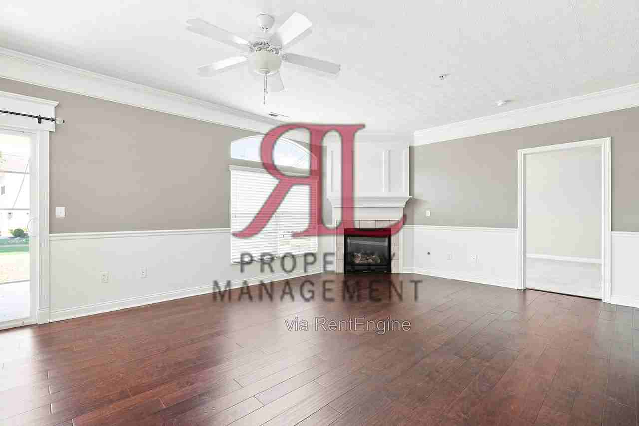 5038 Calais Dr #1 - Photo 5 of 16