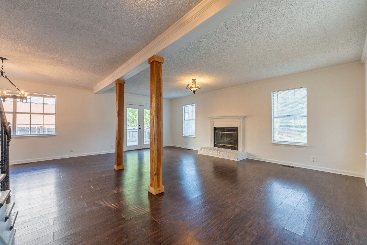 348 N Birchwood Dr - Photo 3 of 43