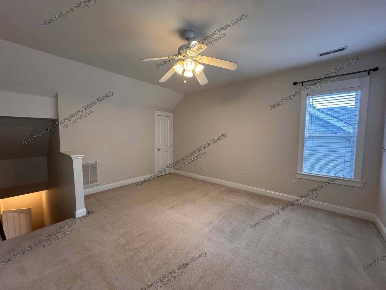 10908 Connally Ln - Photo 2 of 46