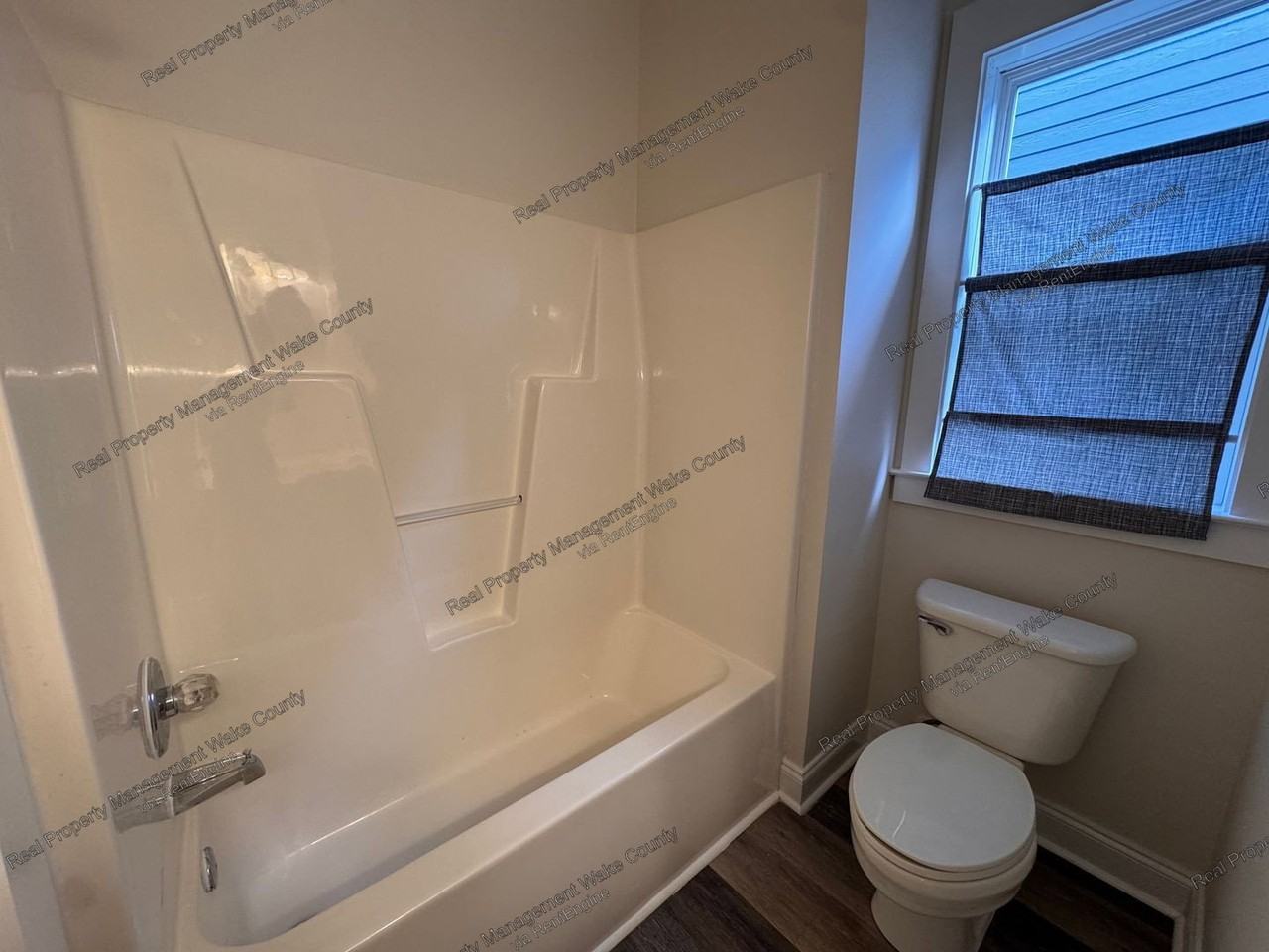 10908 Connally Ln - Photo 6 of 46