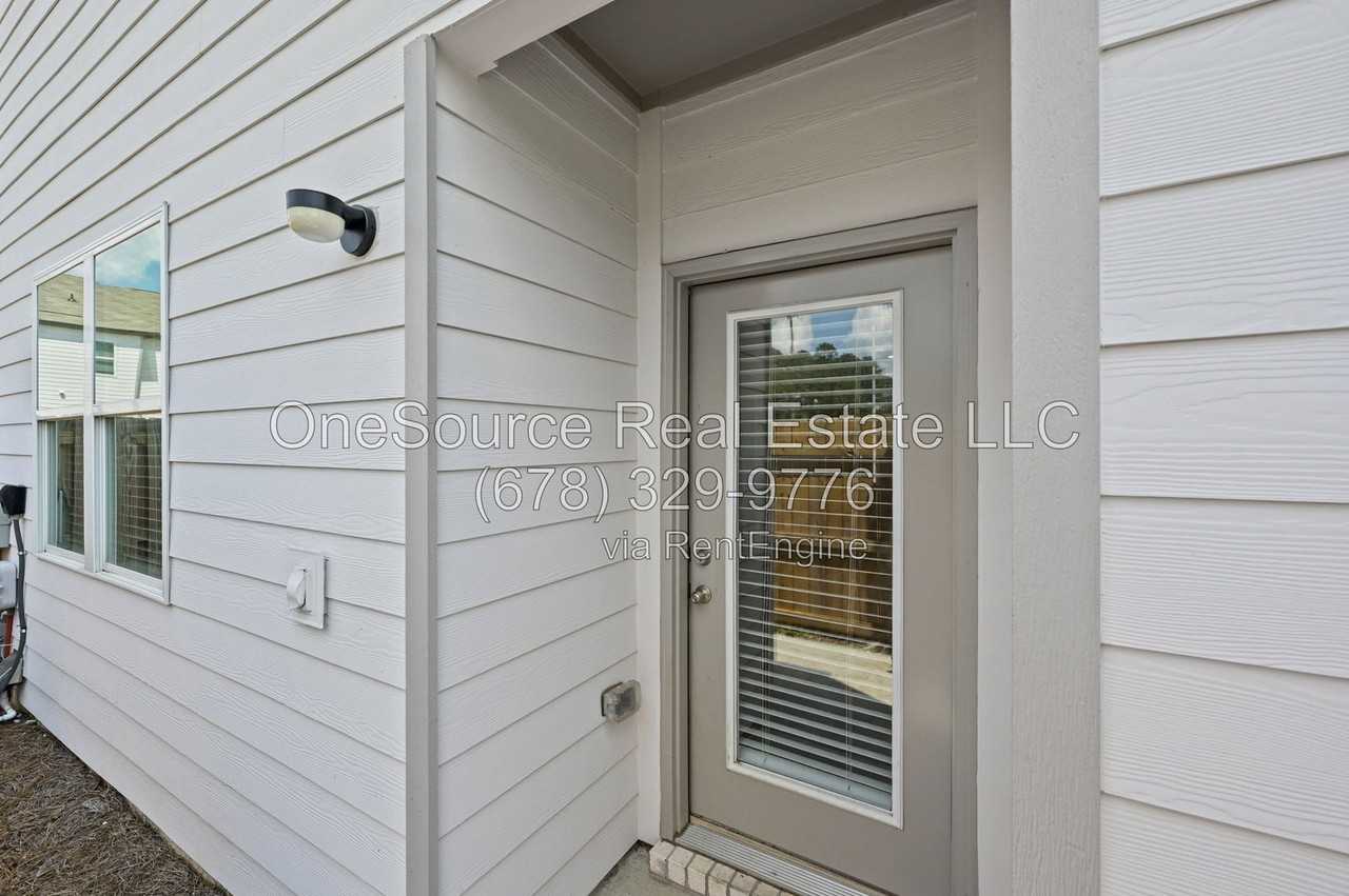 2366 Haran Dr - Photo 4 of 27