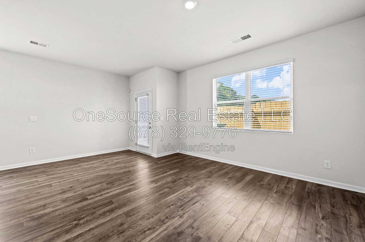 2366 Haran Dr - Photo 6 of 27