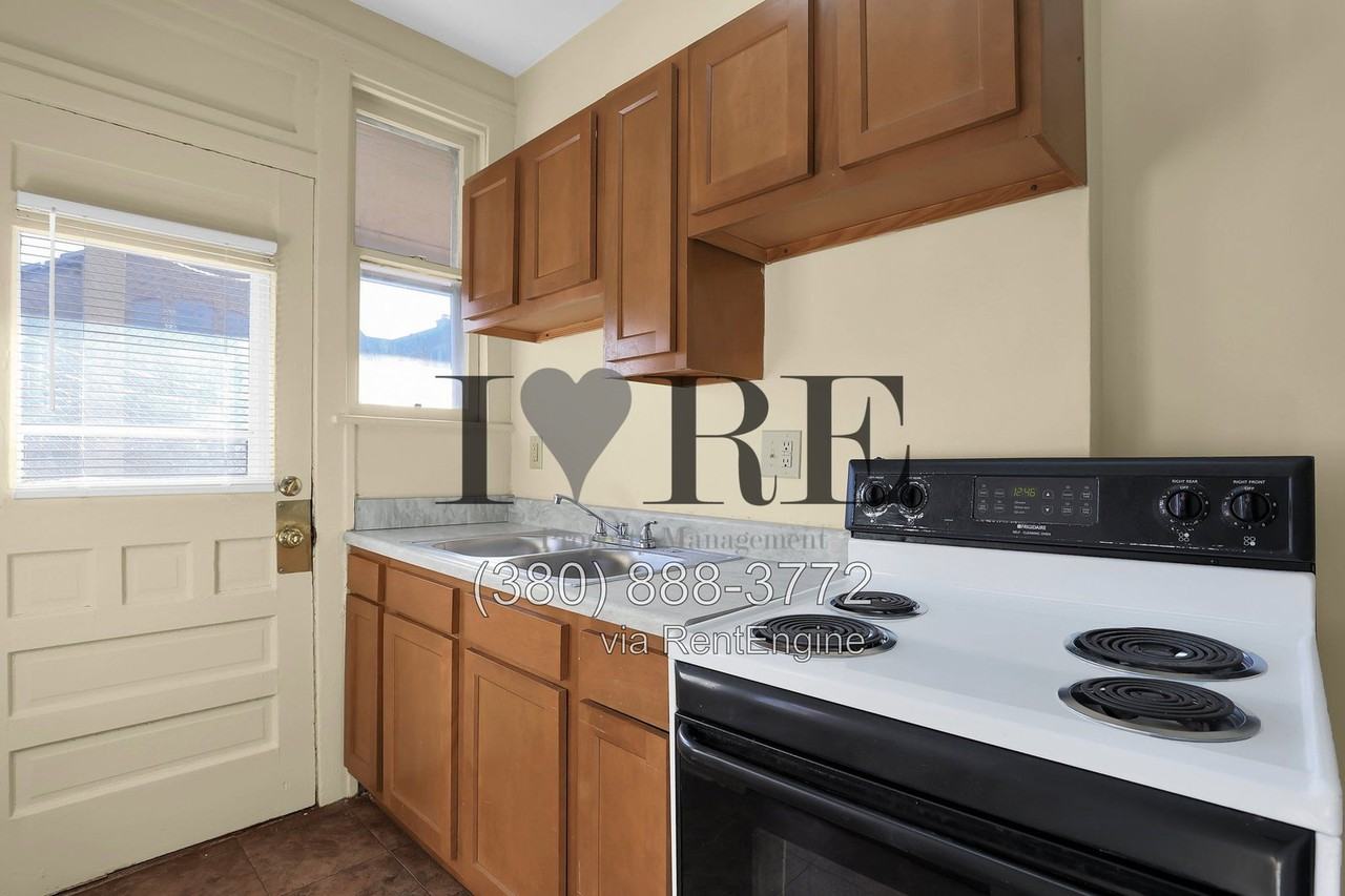 1269 E Livingston Ave - Photo 4 of 15