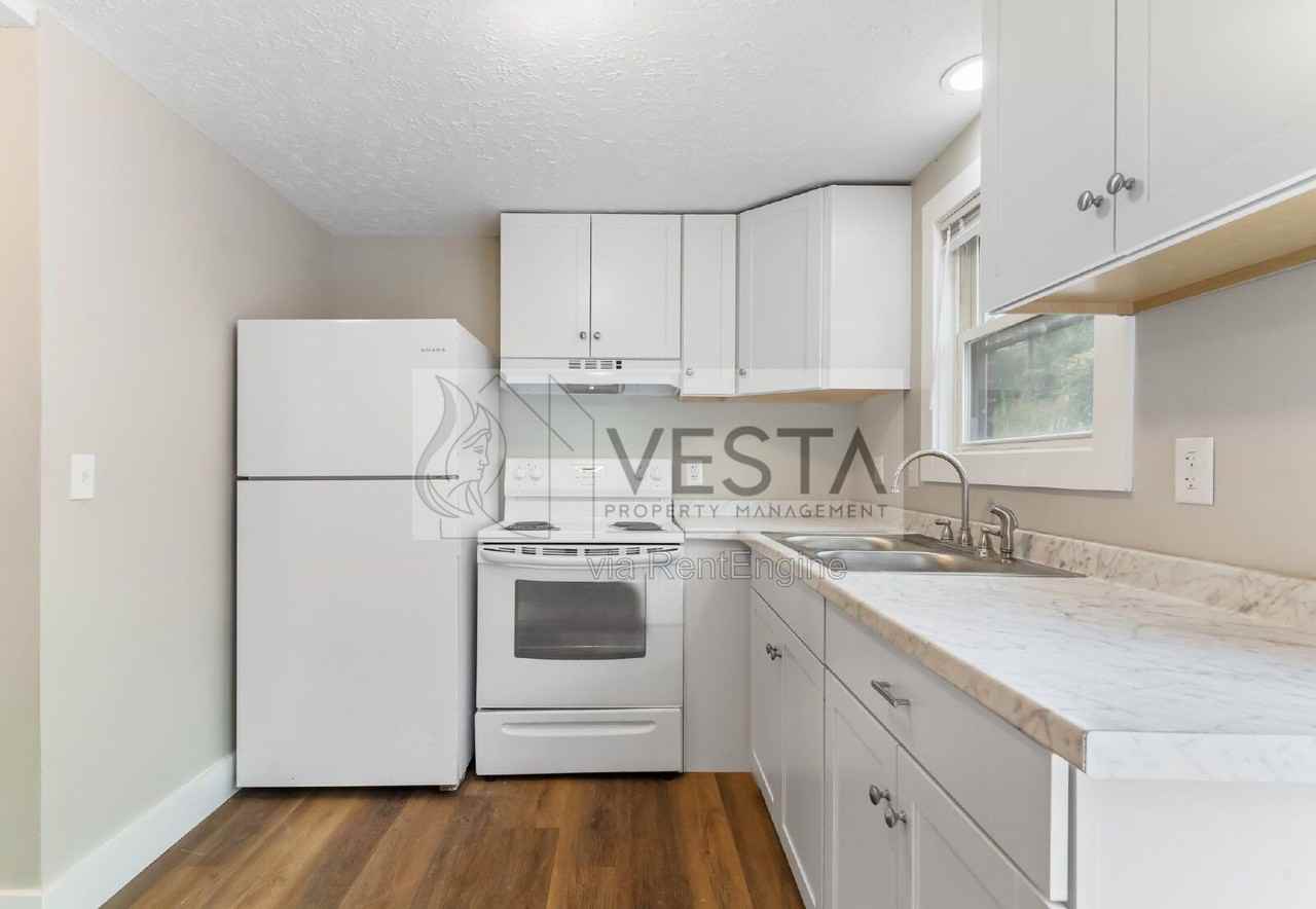 26 Reid St #3 - Photo 3 of 14