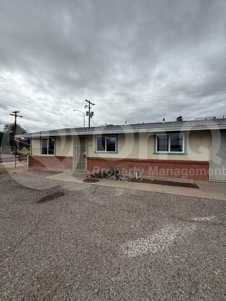 1816 S Van Buren Ave - Photo 2 of 11