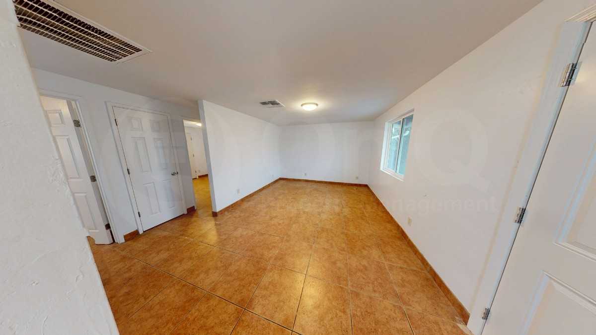 1816 S Van Buren Ave - Photo 4 of 11