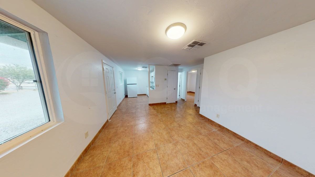 1816 S Van Buren Ave - Photo 5 of 11