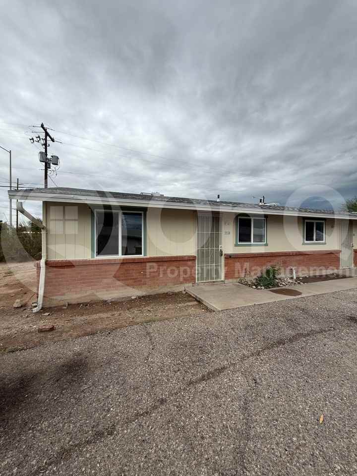 1814 S Van Buren Ave - Photo 3 of 15