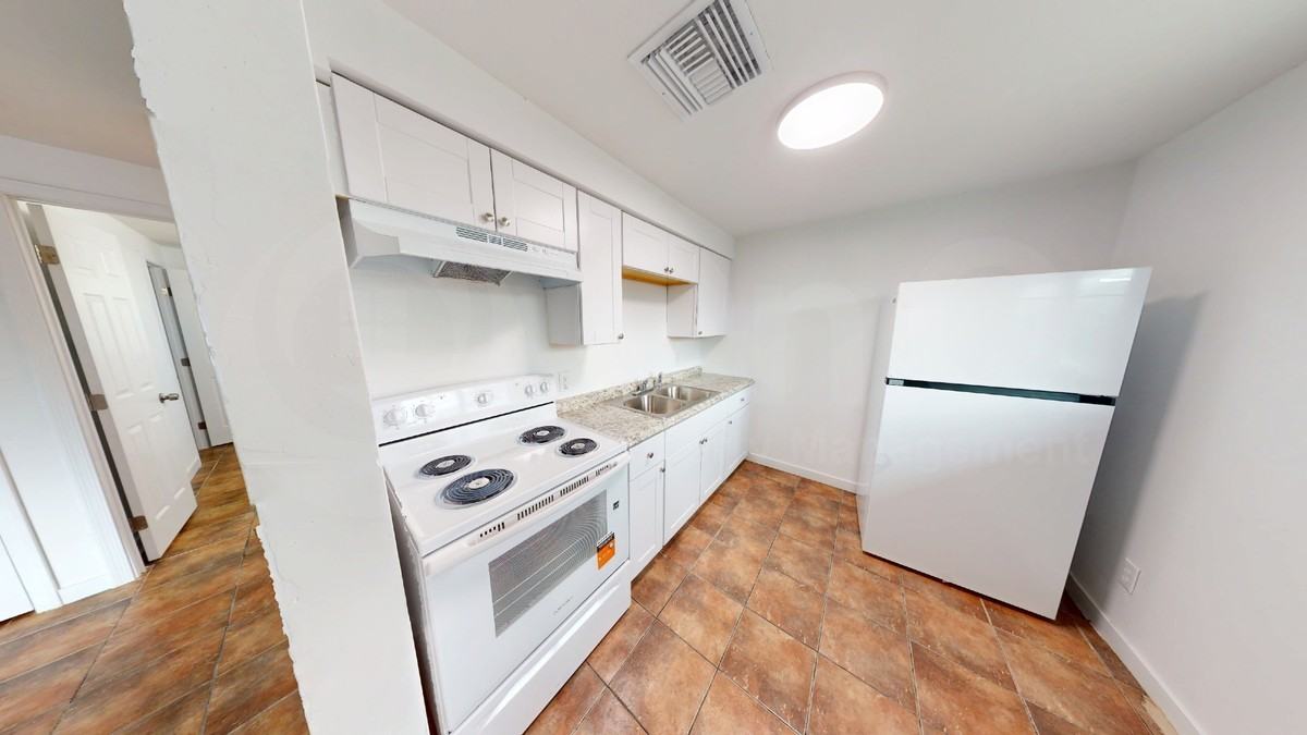 1814 S Van Buren Ave - Photo 4 of 15