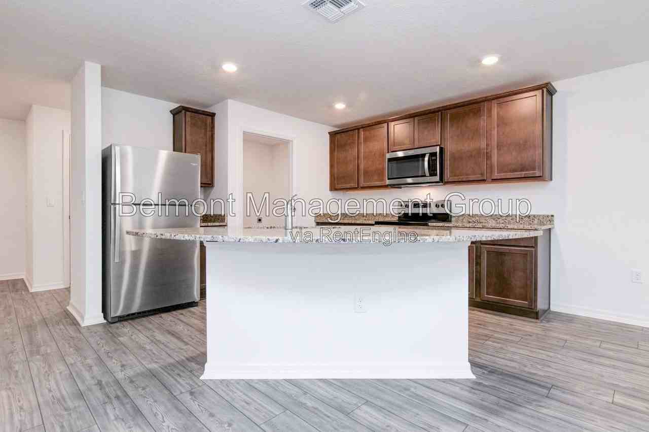 1589 Wynford Cir - Photo 4 of 18