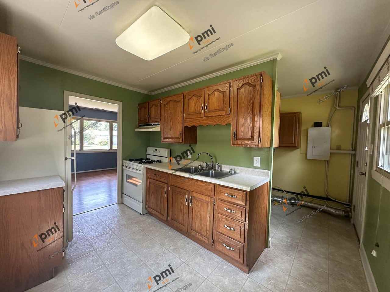 1708 Napoleon St - Photo 6 of 19