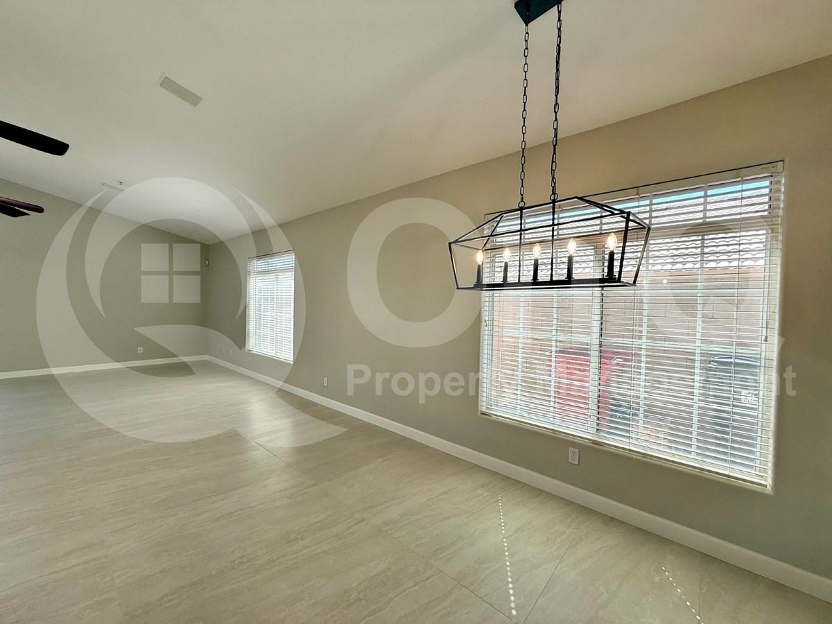 11815 E Clinton St - Photo 6 of 22