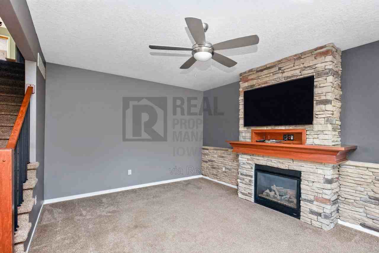 1651 Sw Arlan Dr - Photo 3 of 32