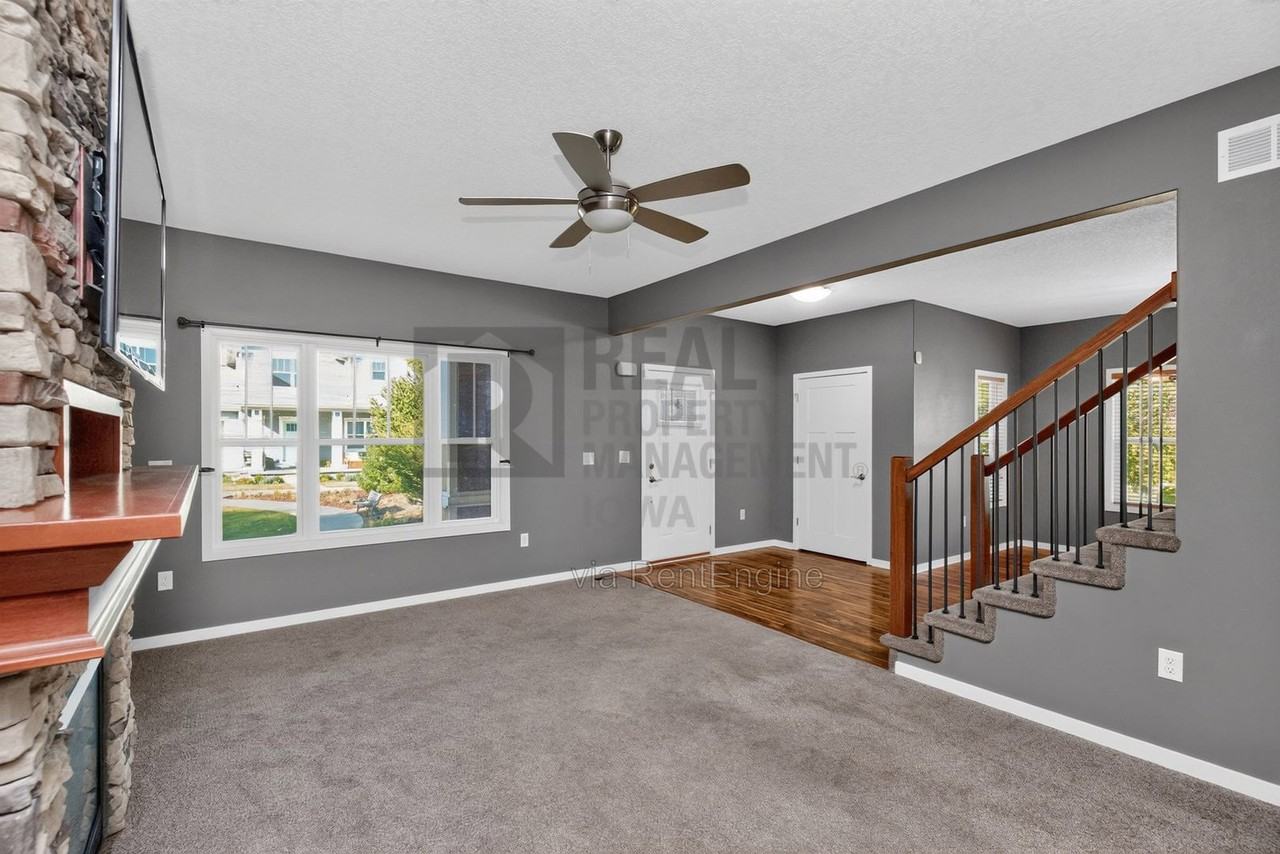 1651 Sw Arlan Dr - Photo 5 of 32