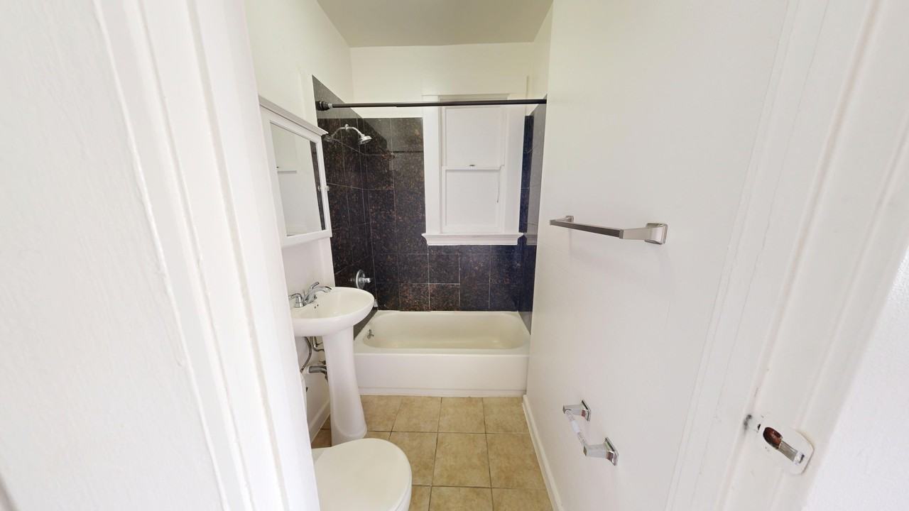 1020 Post Street - Photo 6 of 16