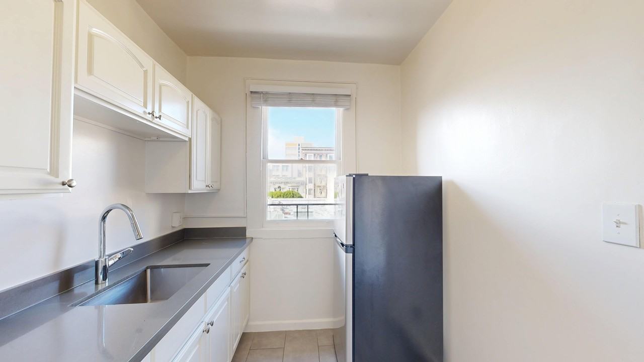 1020 Post Street - Photo 7 of 16
