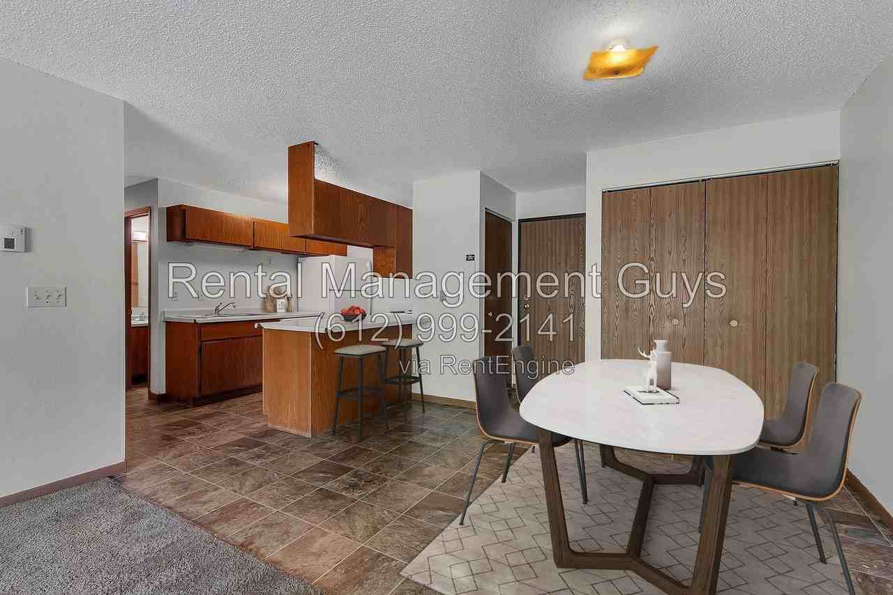 131 Cedar St E #304 - Photo 6 of 8