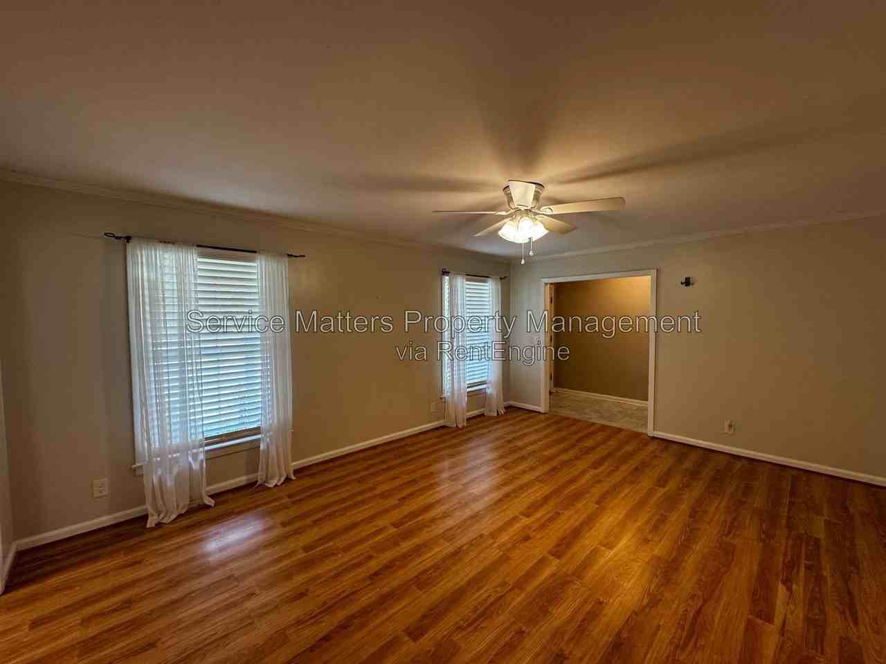 1401 E 34th St - Photo 5 of 33
