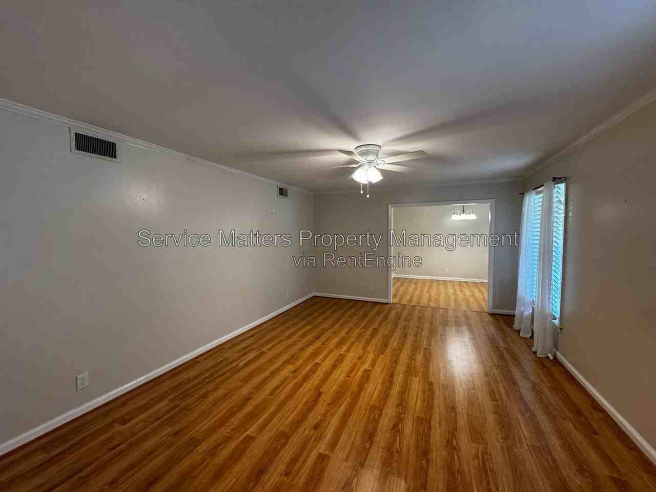 1401 E 34th St - Photo 6 of 33