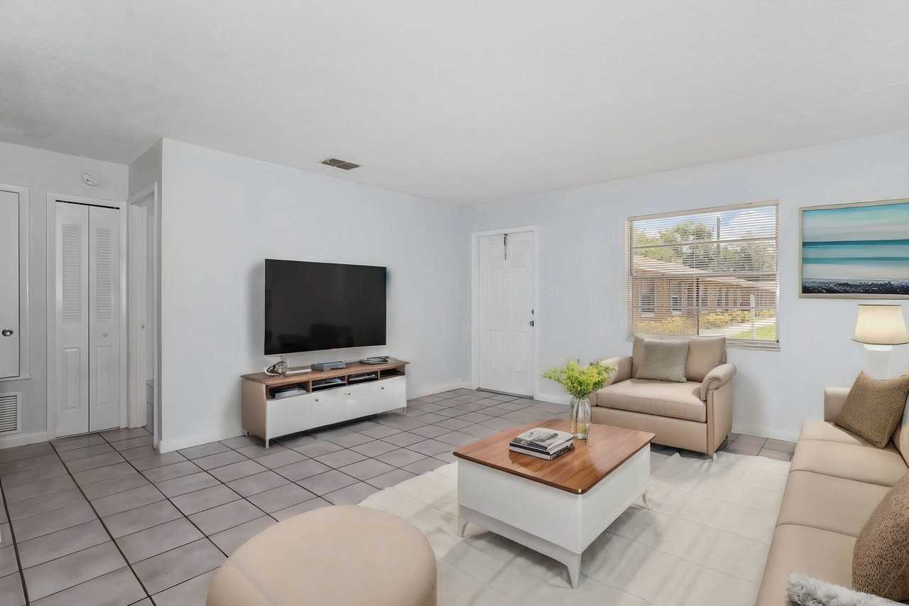 3201 Pershing St - Photo 5 of 10