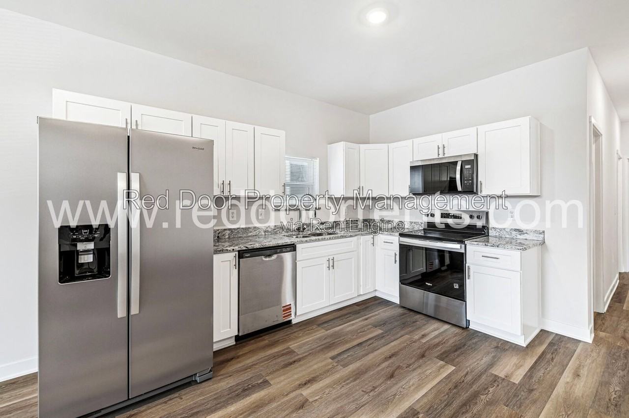 726 Parkway Ave - Photo 6 of 24