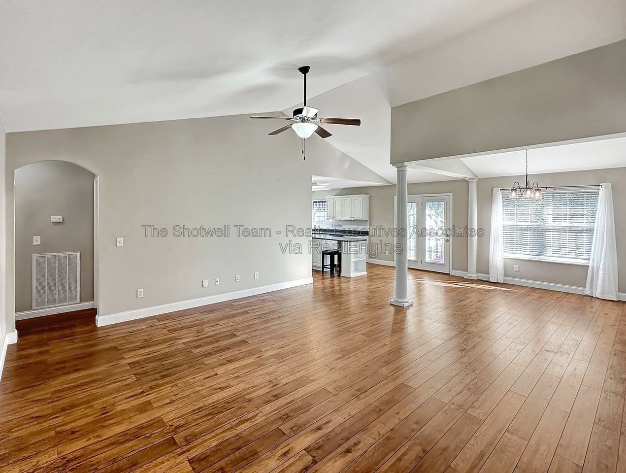 4130 Oakstone Ln - Photo 4 of 19