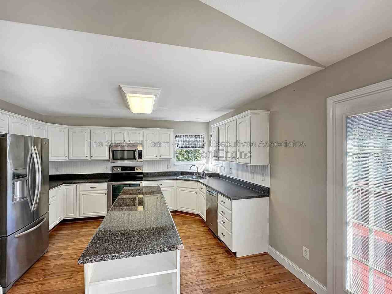 4130 Oakstone Ln - Photo 6 of 19