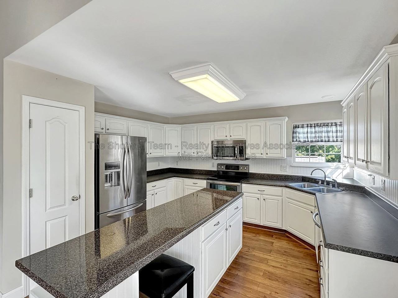 4130 Oakstone Ln - Photo 7 of 19