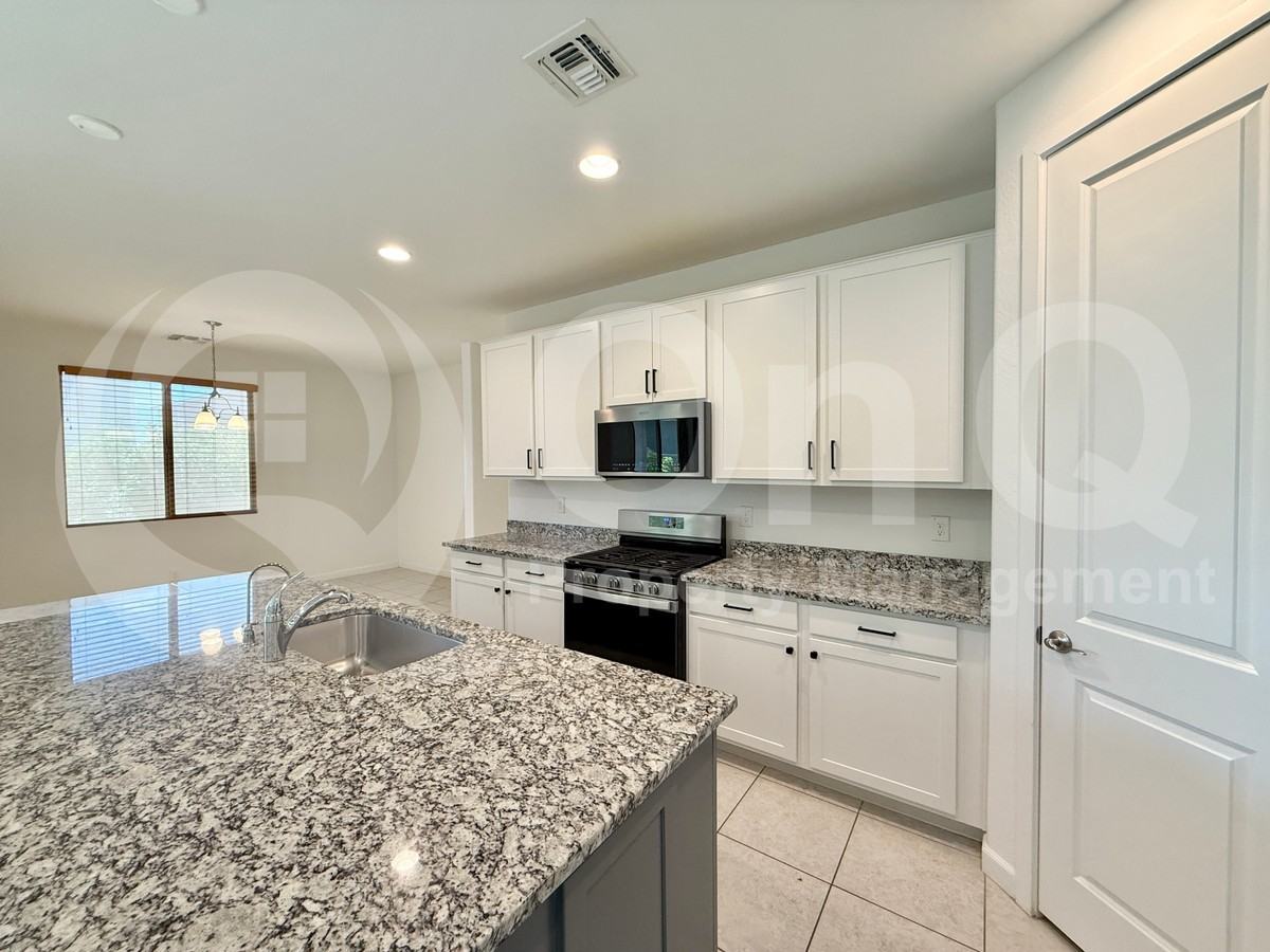 11245 E Unity Ave - Photo 4 of 31