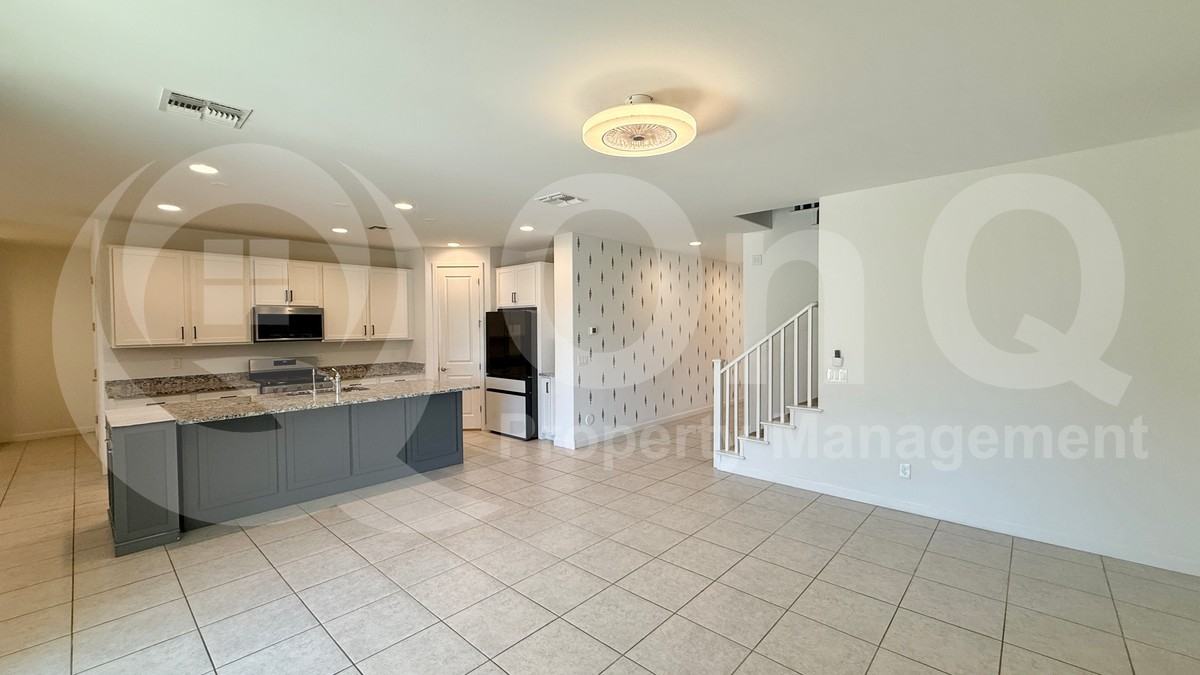 11245 E Unity Ave - Photo 6 of 31