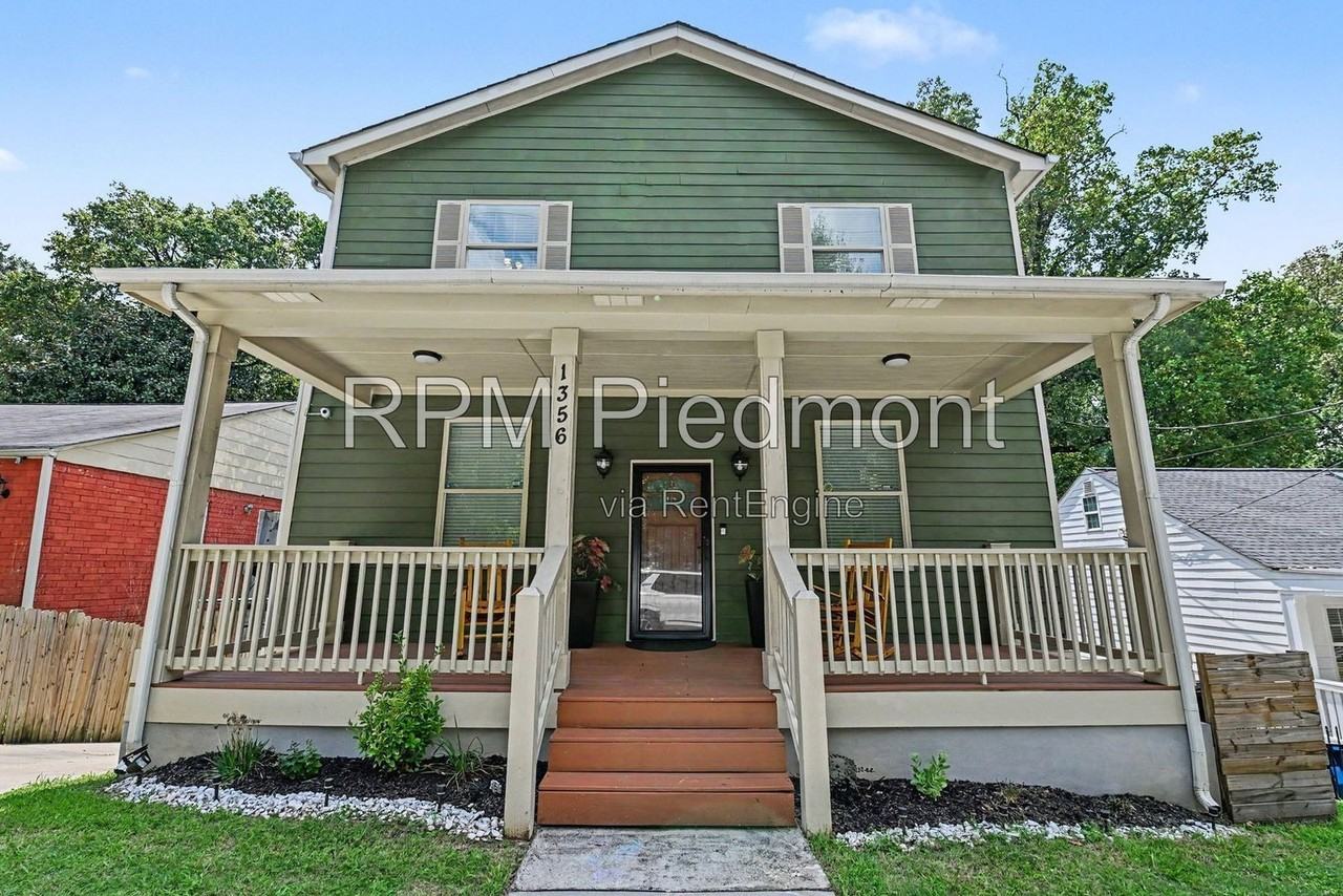 1356 Chambers Ave - Photo 7 of 34