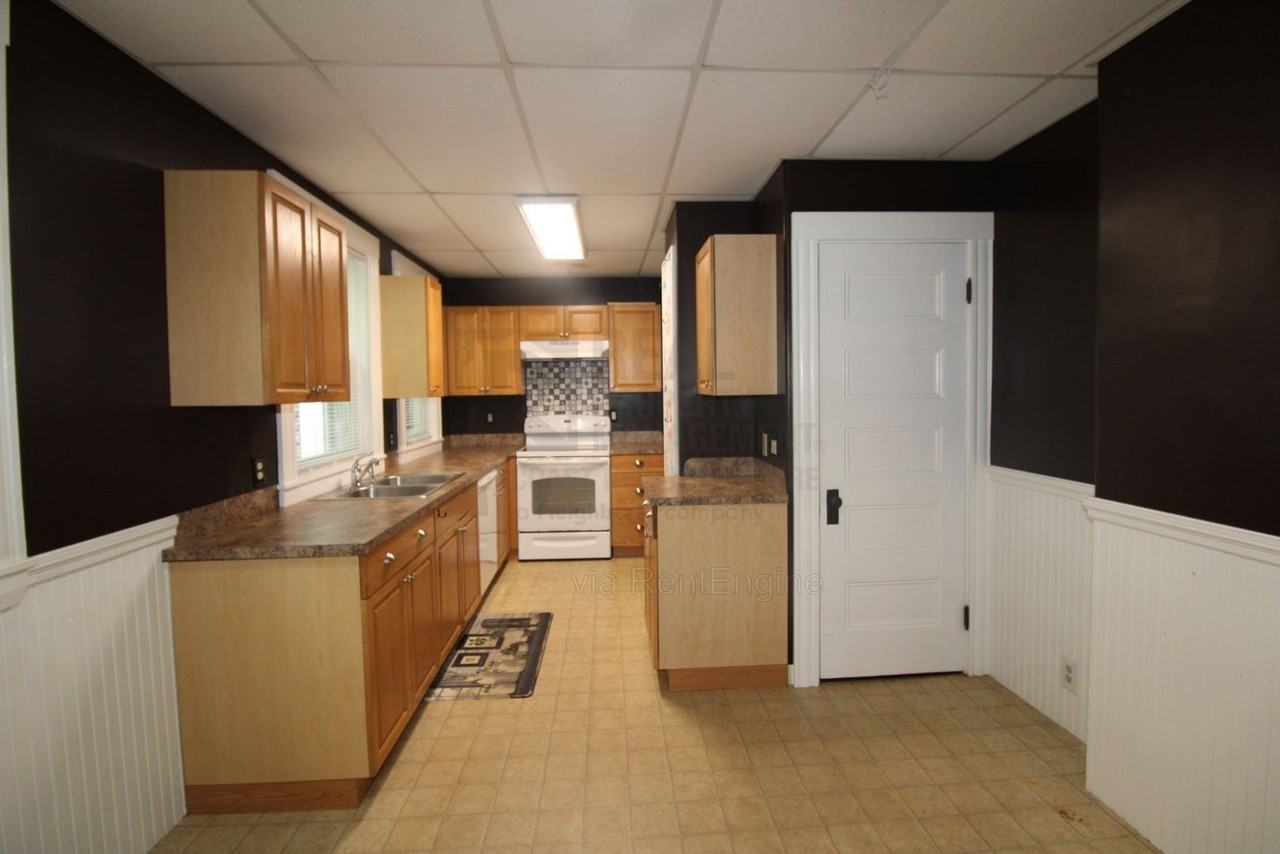47 High St #A - Photo 2 of 31