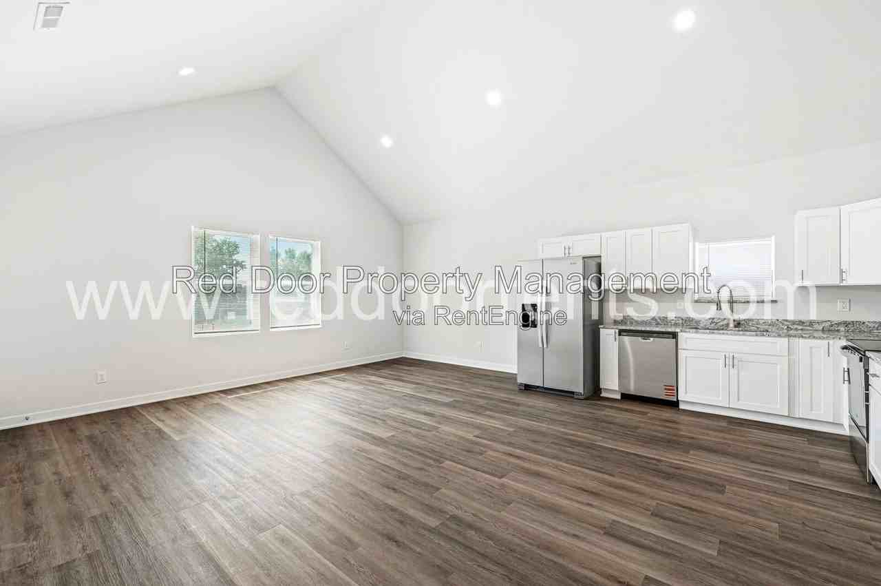 728 Parkway Ave - Photo 7 of 23