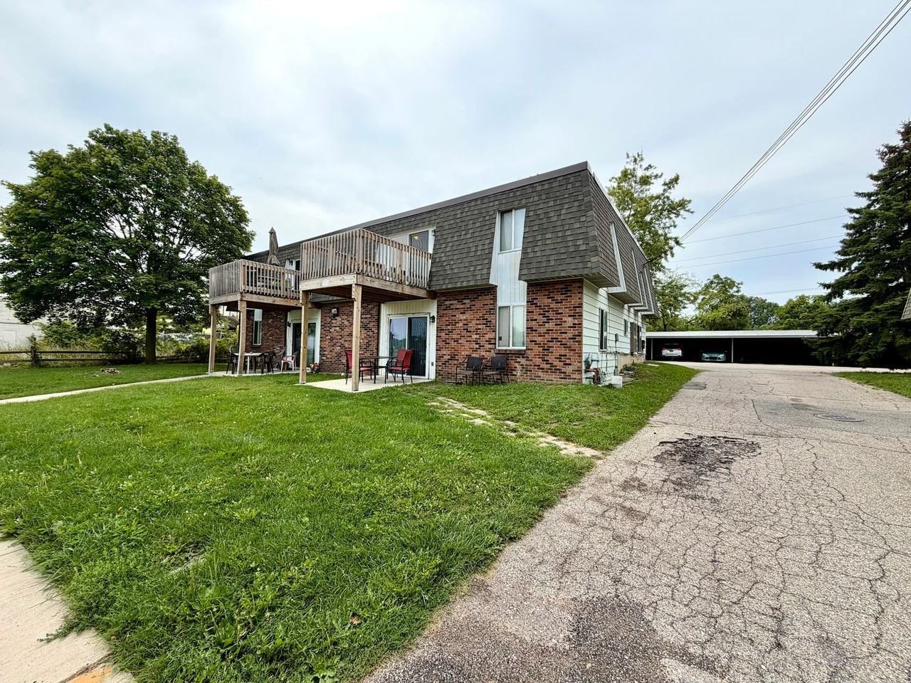 4245 Oak Park Dr Se #A - Photo 2 of 15