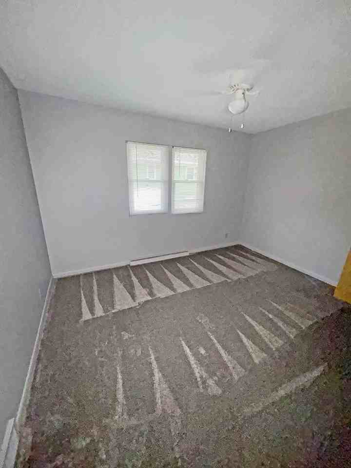 2715 S Burdick St - Photo 5 of 8
