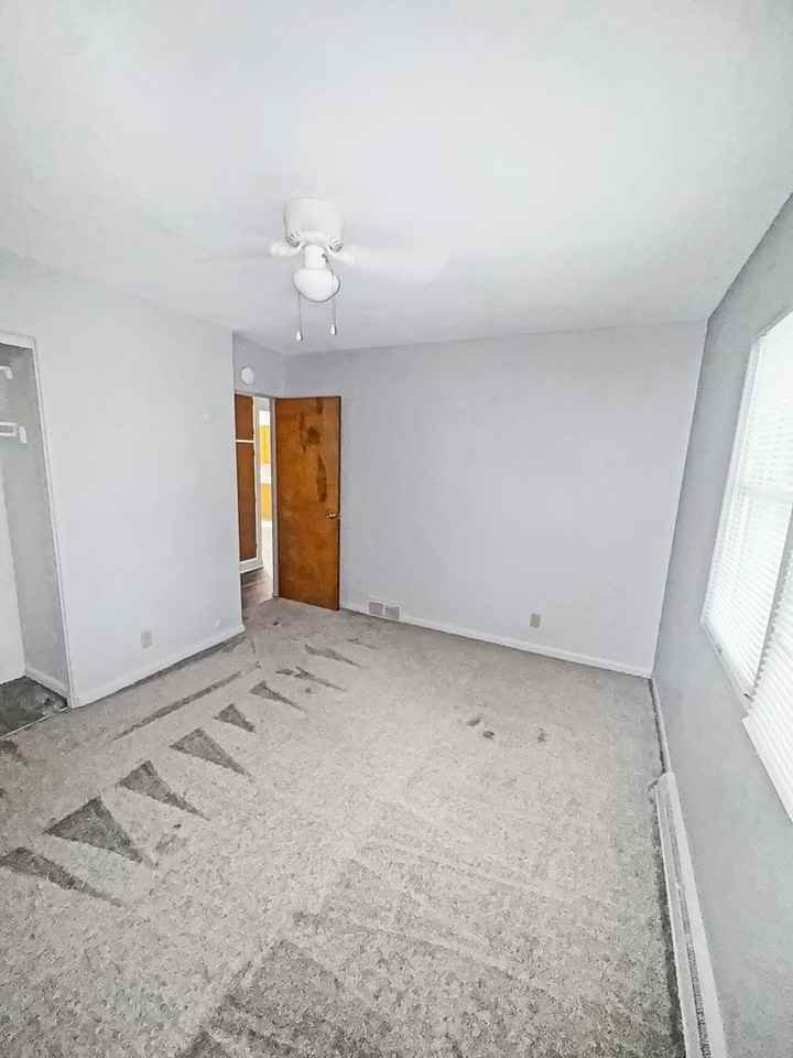 2715 S Burdick St - Photo 6 of 8