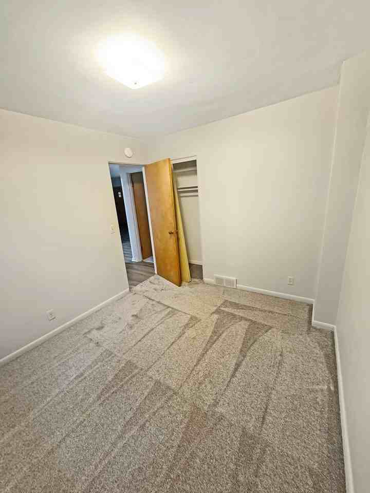 2715 S Burdick St - Photo 7 of 8