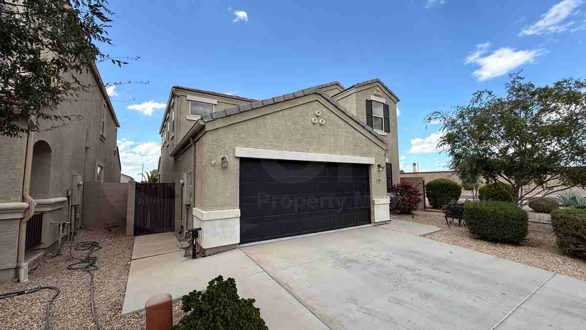 42002 W Lunar St - Photo 2 of 35
