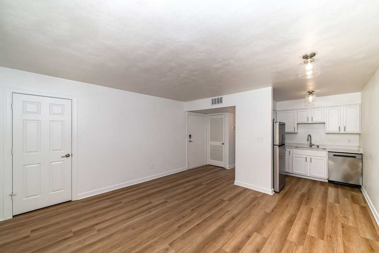 1028 Gill Ct #202 - Photo 6 of 20