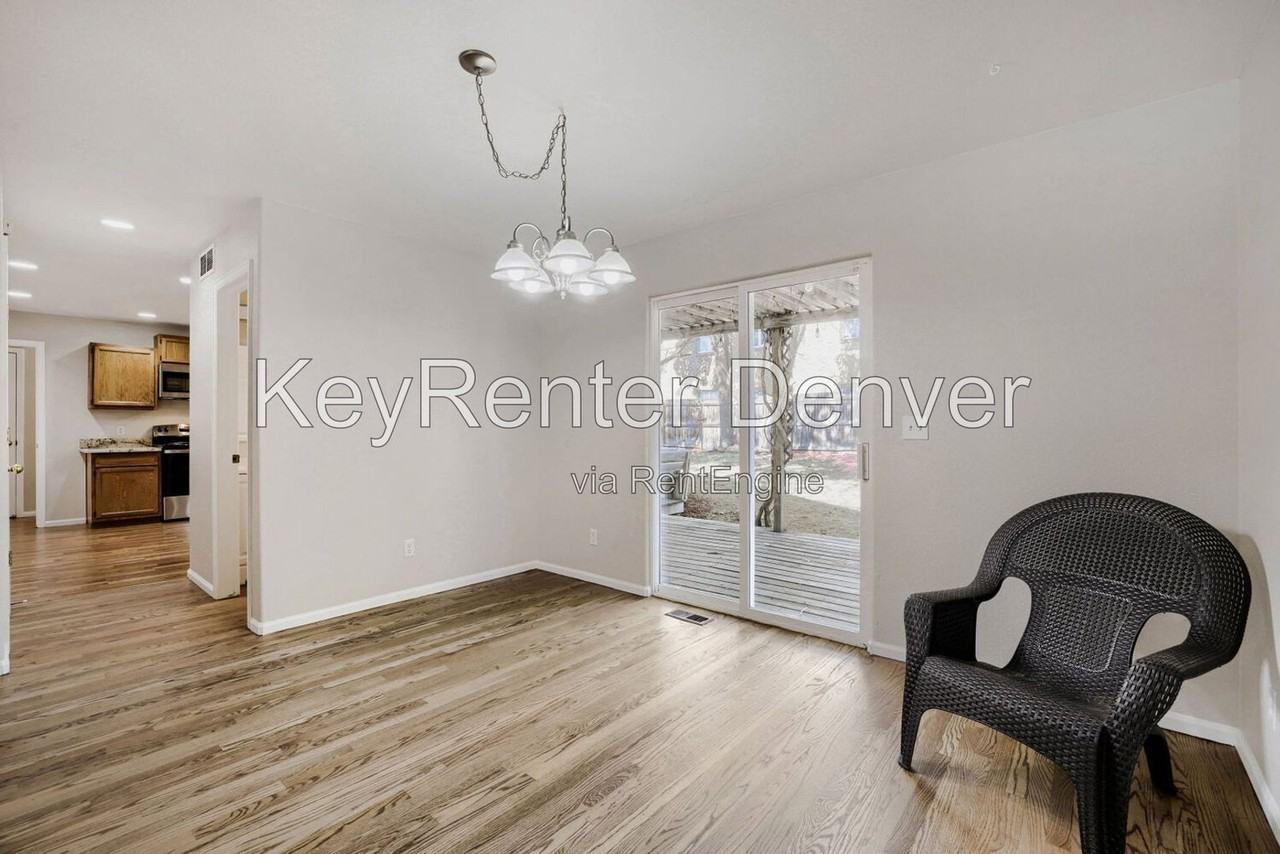 2493 Eaton St - Photo 7 of 23